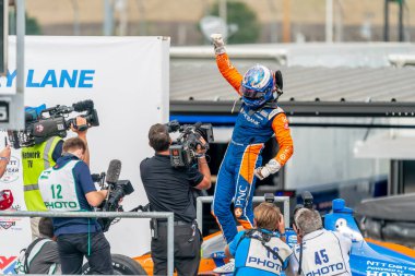 Scott Dixon, Madison, Illinois 'deki World Wide Technology Hipodromunda Bommarito Otomotiv Grubu 500' ü kazandı..