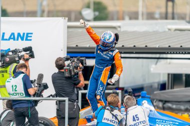 Scott Dixon, Madison, Illinois 'deki World Wide Technology Hipodromunda Bommarito Otomotiv Grubu 500' ü kazandı..