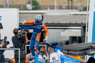 Scott Dixon, Madison, Illinois 'deki World Wide Technology Hipodromunda Bommarito Otomotiv Grubu 500' ü kazandı..