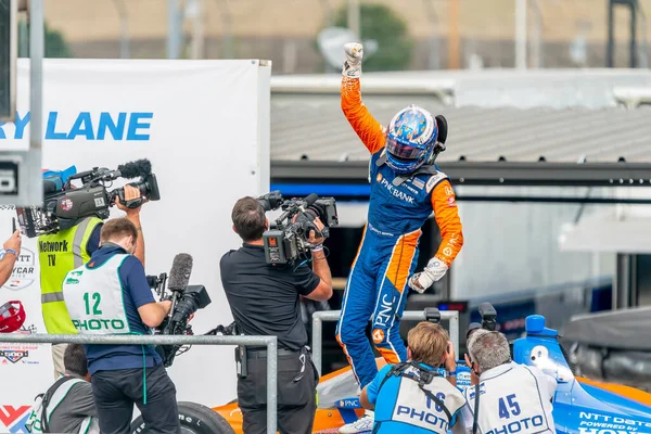 Scott Dixon, Madison, Illinois 'deki World Wide Technology Hipodromunda Bommarito Otomotiv Grubu 500' ü kazandı..