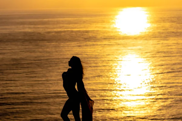 Gorgeous Brunette Bikini Model Lounging Shoreline Beach Sunset — Stock Photo, Image