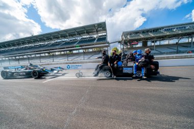 İsveç, Varnamo 'dan FELIX ROSENQVIST (10) Indianapolis, Indiana' daki Indianapolis Motor Yarış Pisti 'nde Hasat pratiği yapmaya hazırlanıyor..