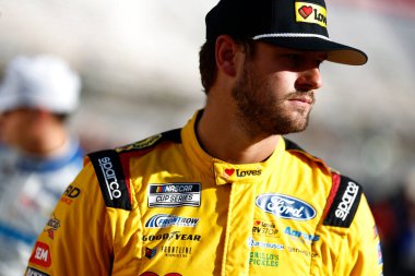 TODD GILLILAND (38) of Sherrills Ford, NC waits to qualify for the Bass Pro Shops Night Race in Bristol, TN.