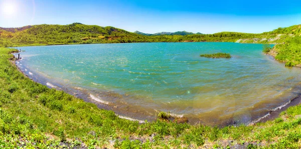 库页岛 外交部长 Anivsky 诺维科夫的职业生涯 这个湖是绿松石的 Dsc — 图库照片