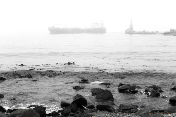 Ship Enters Port Fog Sakhalin — Stock Photo, Image