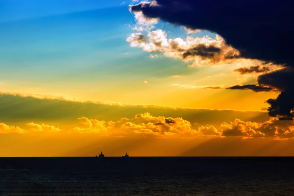 Offshore Oil Platforms Sunset Coast Sakhalin — Stock Photo, Image