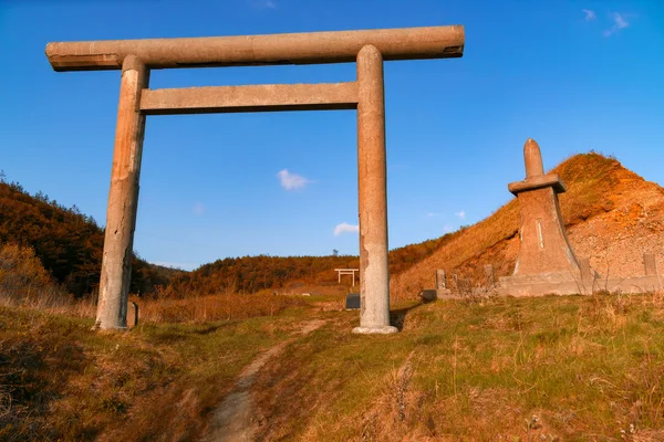 Shinto temple in the city of Tomari on the west coast of Sakhali — Stock Photo, Image