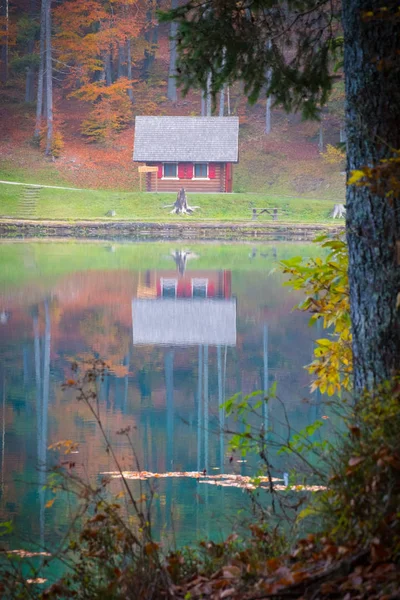 Vista Sobre Lago Laghi Fusine Cerca Tarvisio Italia Una Mañana — Foto de Stock