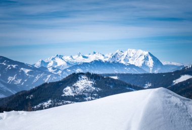Karlı Yaylası Kaiserau dağ Dachstein kış görüntüleyin.