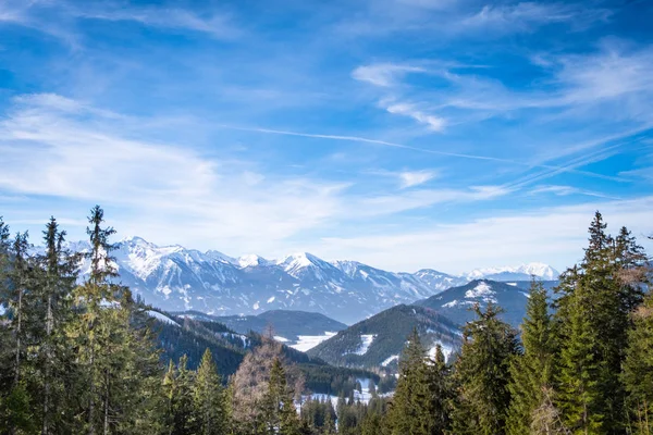 Blick vom Plateau Kaiserau auf die Berge rottenmanner tauern und — Stockfoto