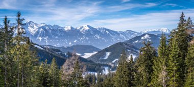 Yayla Kaiserau görünümünden dağlara Rottenmanner Tauern ve 