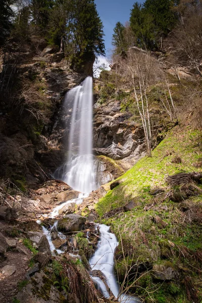 Cascada Finsterbach en Sattendorf cerca del lago Ossiacher Ver en Carintia — Foto de Stock