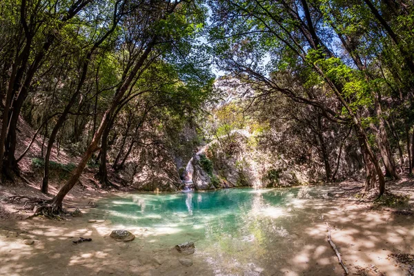 Wasserfall sentonina staza auf Sentonas Weg zwischen rabac und la — Stockfoto