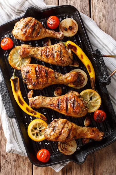 Home Barbecue Grilled Chicken Drumstick Legs Vegetables Frying Pan Grill — Stock Photo, Image