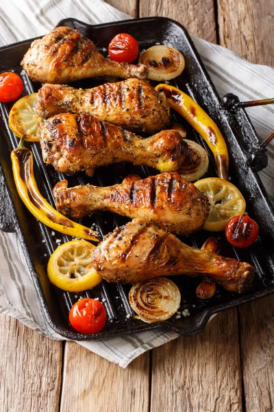 Comida Deliciosa Pernas Pau Tambor Frango Grelhadas Com Verduras Uma — Fotografia de Stock