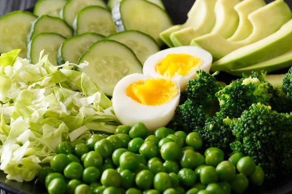 Groen Achtergrond Van Avocado Kool Groene Erwten Broccoli Met Gekookt — Stockfoto