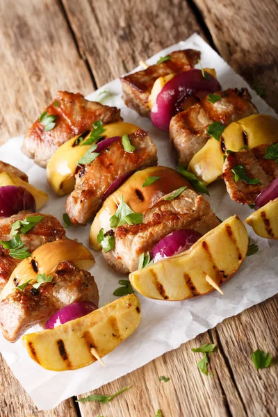 Homemade Pork Kebabs Apples Red Onions Skewers Close Table Vertica — Stock Photo, Image
