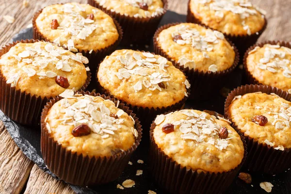 Makanan Penutup Sehat Muffin Oatmeal Dengan Kismis Close Atas Meja — Stok Foto