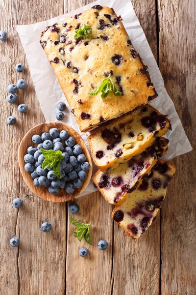 Verse Bosbessen Brood Van Brood Muffin Cake Met Mint Close — Stockfoto