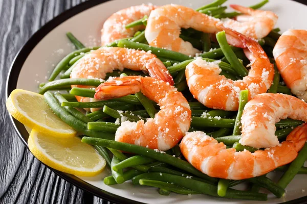 Stir Fry Prawns Green Beans Cheese Lemon Close Plate Table — Stock Photo, Image