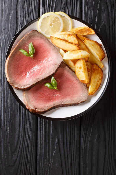 Steak Boeuf Américain Avec Des Tranches Pommes Terre Frites Gros — Photo