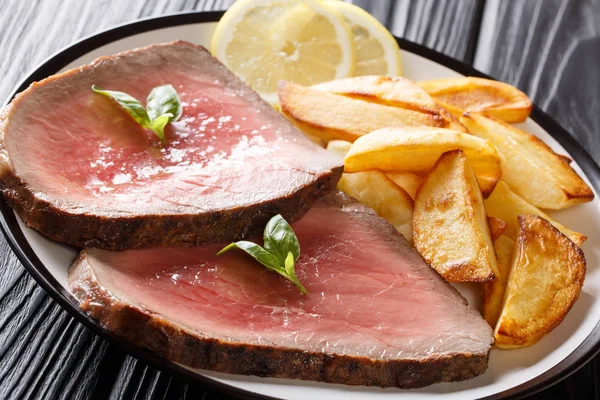 Recette Traditionnelle Steak Boeuf Est Servi Avec Des Pommes Terre — Photo