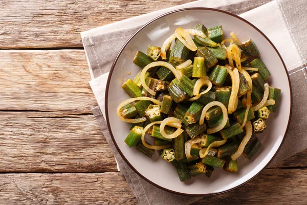 Cocina Asiática Okra Verde Frito Con Cebolla Cerca Plato Sobre —  Fotos de Stock