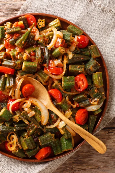 Comida Dietética Saludable Okra Con Tomates Cebolla Cerca Plato Sobre —  Fotos de Stock