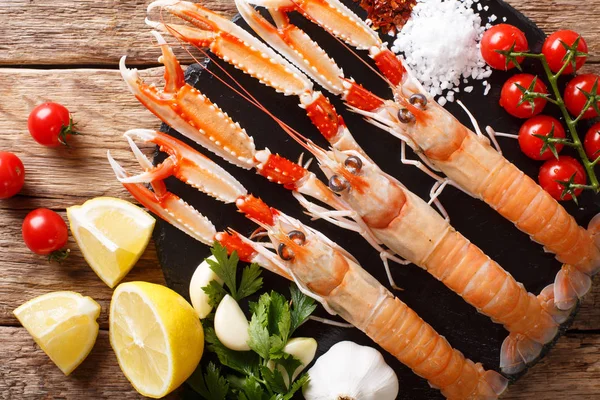 Beautiful Set Fresh Raw Langoustine Scampi Seasonal Vegetables Herbs Closeup — Stock Photo, Image