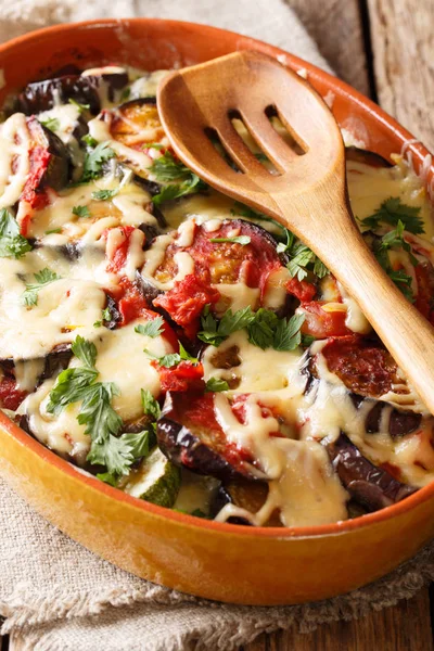 Melanzane Forno Con Pomodori Mozzarella Parmigiano Primo Piano Piatto Cottura — Foto Stock