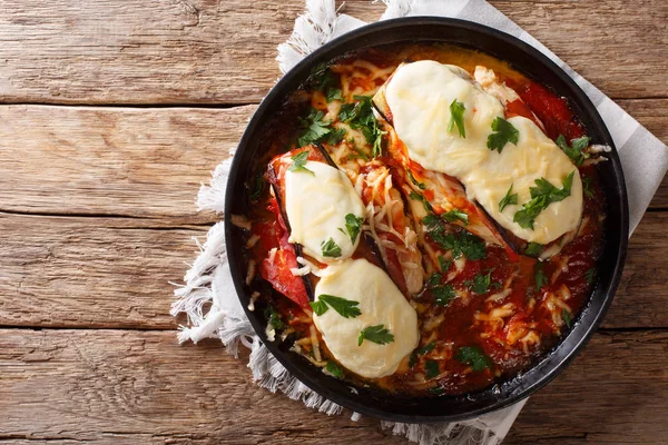 Pollo Italiano Sorrentino Horno Con Berenjena Jamón Queso Salsa Marinara —  Fotos de Stock