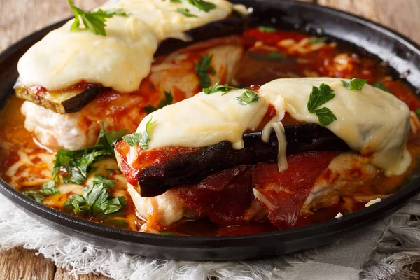 Recipe Italian Sorrentino Chicken Eggplants Ham Cheese Marinara Sauce Close — Stock Photo, Image