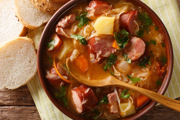 Zuppa Tradizionale Ceca Zelnacka Crauti Con Salsicce Primo Piano Una — Foto Stock