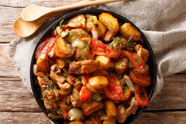 Carne Fritta Ojahuri Con Patate Pomodori Erbe Spezie Primo Piano — Foto Stock