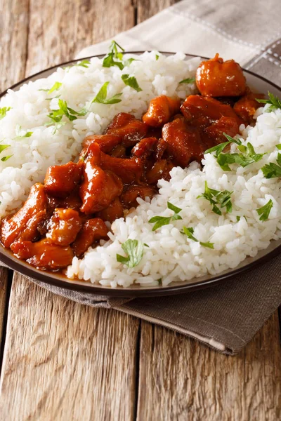 Louisiana Essen Bourbon Huhn Mit Reisgarnitur Großaufnahme Serviert Auf Einem — Stockfoto