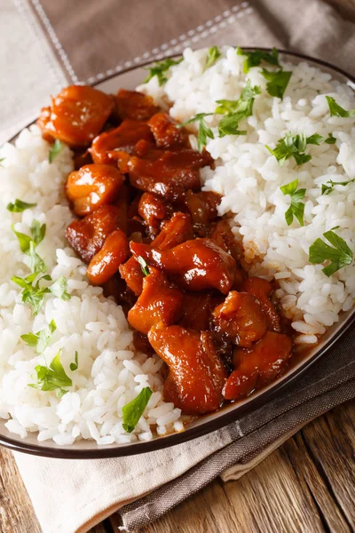 New Orleans Bourbon Chicken Garnish Rice Close Served Plate Table — Stock Photo, Image