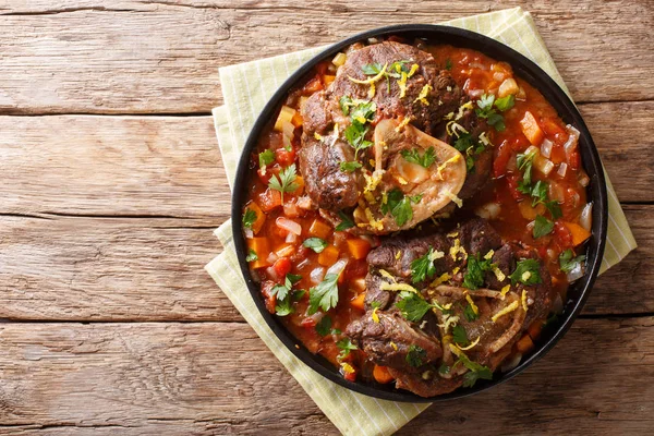 Вкусный Итальянский Стейк Телятины Ossobuco Alla Milanese Гремолатой Овощным Соусом — стоковое фото