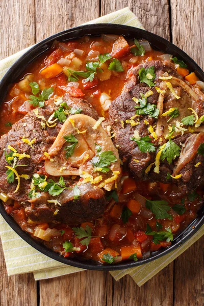 Italienska Kalv Stek Ossobuco Alla Milanese Med Gremolata Och Kryddig — Stockfoto