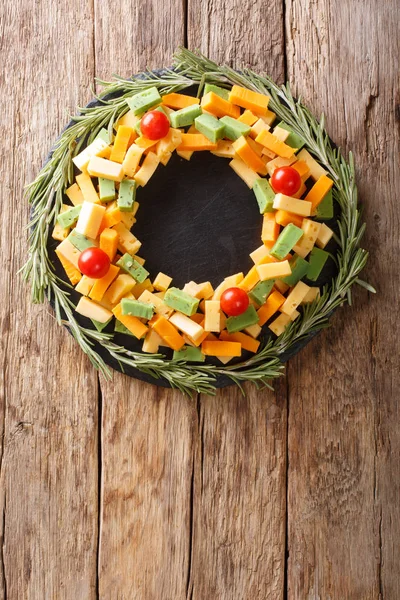 Surtido Queso Pesto Cheddar Mimolette Con Tomates Romero Forma Una — Foto de Stock