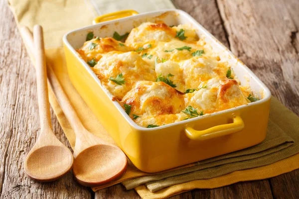 Casserole Chou Fleur Avec Sauce Bechamel Gros Plan Dans Plat — Photo