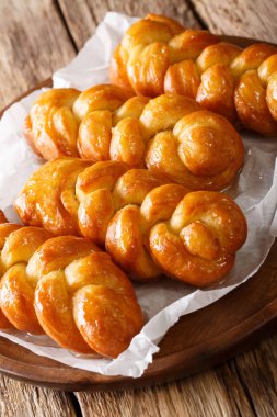 Güney Afrikalı tatlı. Koeksisters yapışkan kızarmış çörek ile bir fra