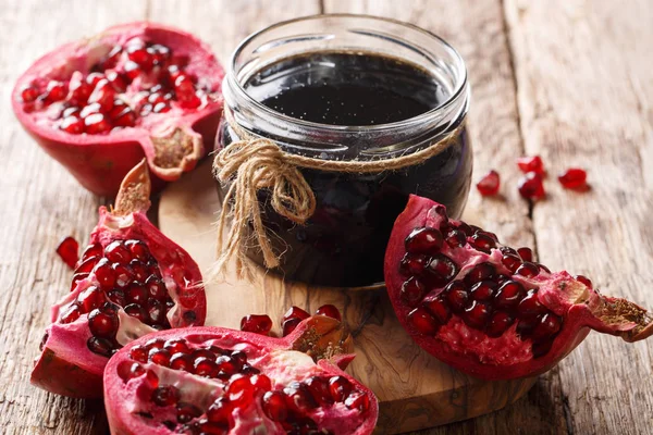 Azerbaijani Narsharab Seasoning Obtained Thickening Pomegranate Juice Close Table Horizonta — Stock Photo, Image