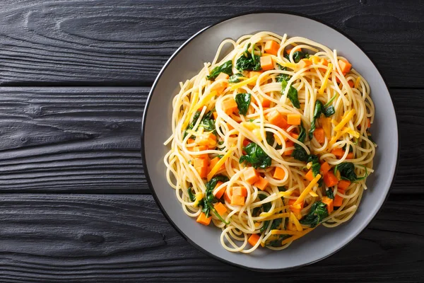 Italienische Vegetarische Spaghetti Mit Kürbis Spinat Und Cheddar Käse Großaufnahme — Stockfoto