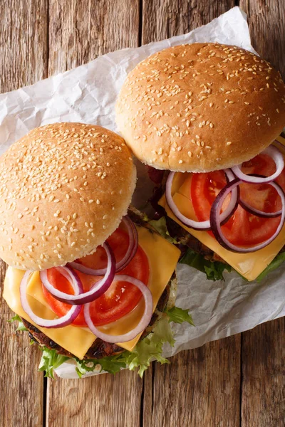 Hambúrguer Vegetariano Orgânico Com Cogumelos Patty Legumes Queijo Cheddar Close — Fotografia de Stock