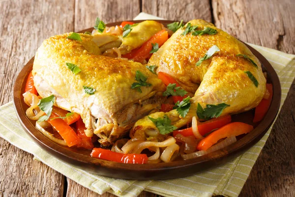 Masakan Timur Tengah Kaki Ayam Dimasak Dengan Kunyit Dan Paprika — Stok Foto