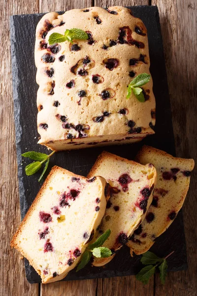 Vegetarische Dessert Zoete Zwarte Bessen Taart Close Tafel Verticale Bovenaanzicht — Stockfoto