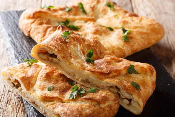 Khachapuri Traditional Georgian Dish Cheese Filled Bread Filling Contains Cheese — Stock Photo, Image