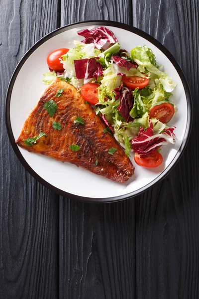 Serve Baked Pike Fillet Fresh Salad Close Plate Wooden Table — Stock Photo, Image
