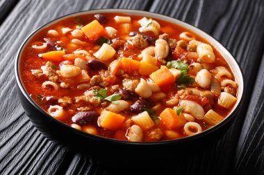 İtalyan domates fagioli çorbası sebzeli, ditalini makarna ve 
