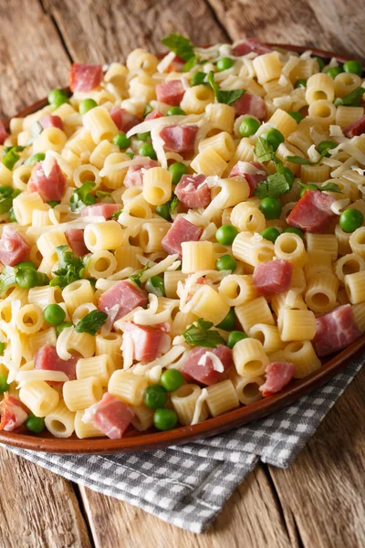 Ditalini Pasta Green Peas Ham Cheese Closeup Plate Wooden Table — Stock Photo, Image